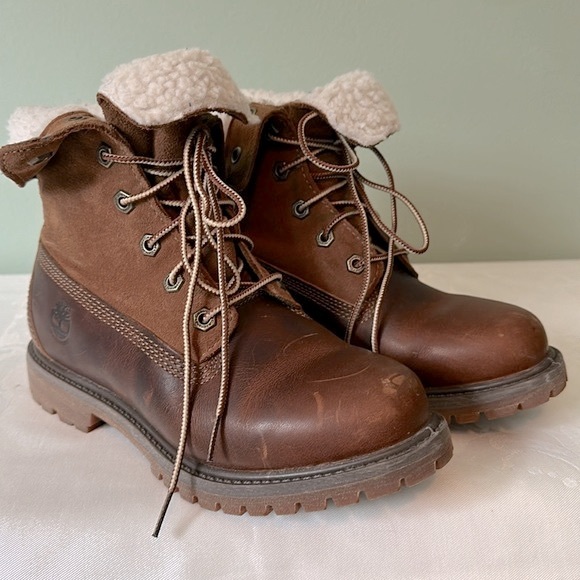 Timberland Women’s Jayne Waterproof Faux Teddy Fleece Ankle Boots. - Picture 11 of 13